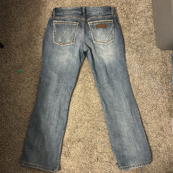 Wrangler boot cut size 9/10x30 - Picture 2 of 2